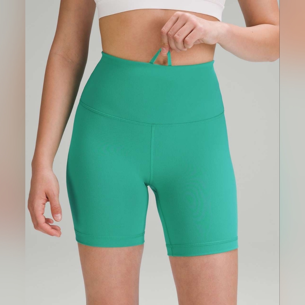 Lululemon Wunder Train Short 6" Size 6
